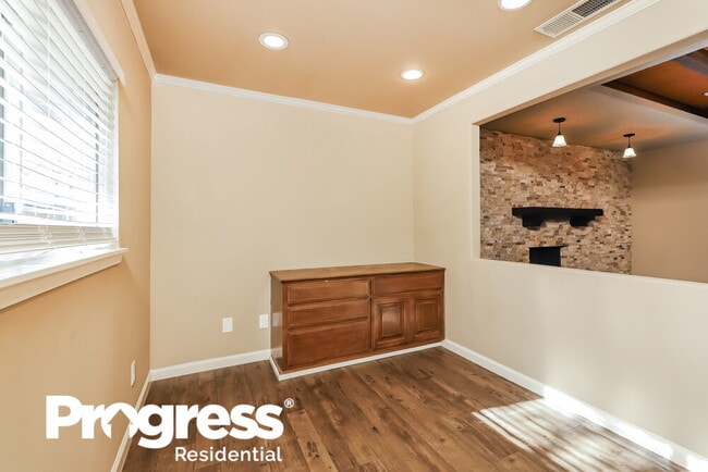 Building Photo - 6138 Bloomwood St