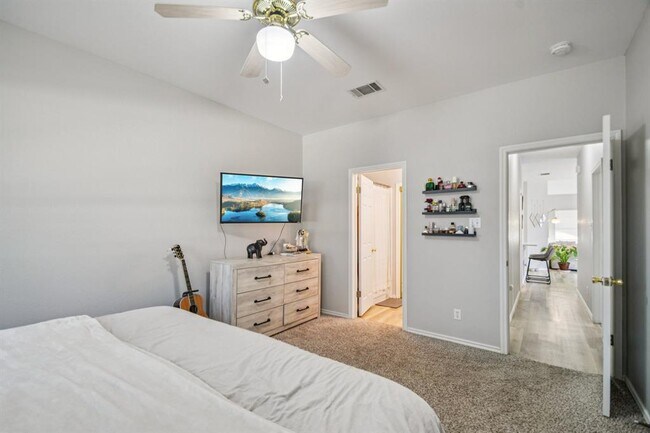 Building Photo - 1215 Gingerlily Cove