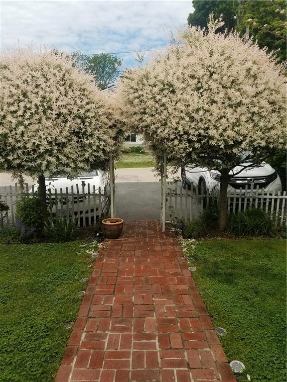 Building Photo - 23 Shield St