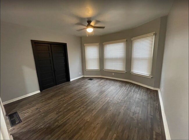 Dinner Room - 1728 W 3rd Ave