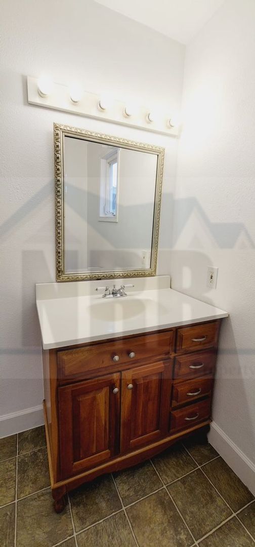 Building Photo - Gorgeous 2 bd House near Point Defiance and Proctor District!