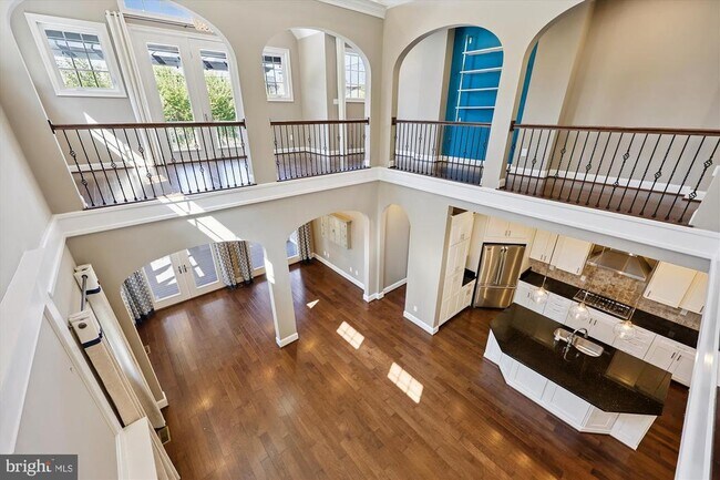 Building Photo - 448 Salk Cir
