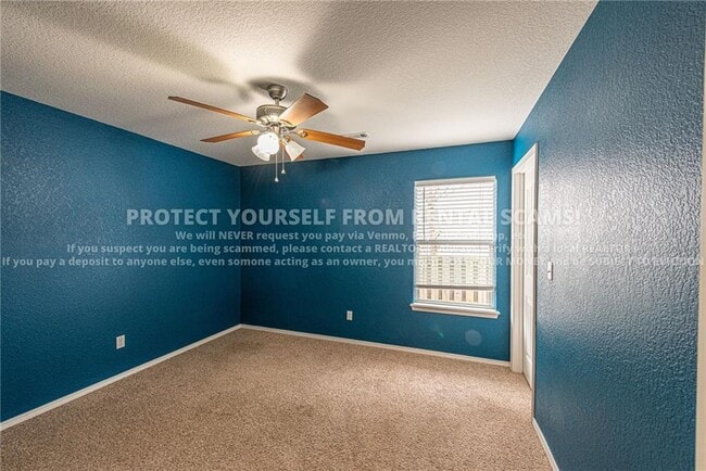 Building Photo - 1384 S Holland Dr