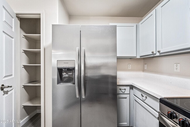 Building Photo - 2051 W Kristina Ave