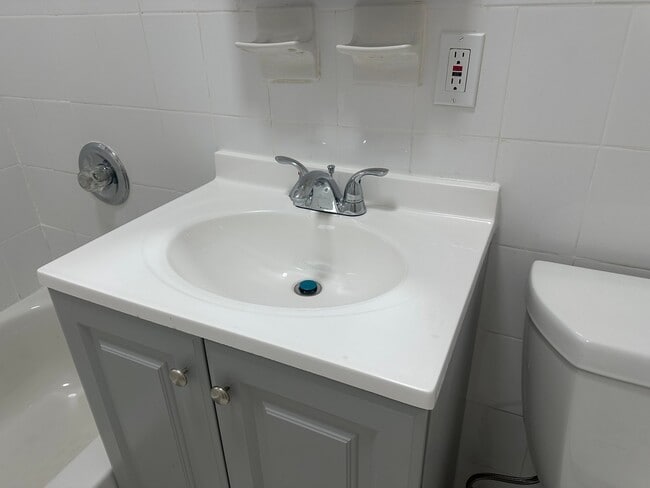 Building Photo - 332 61st St