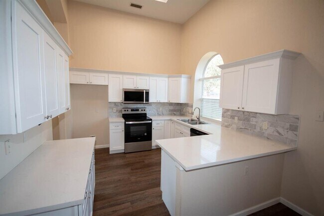 Building Photo - 17414 Big Oaks Grove