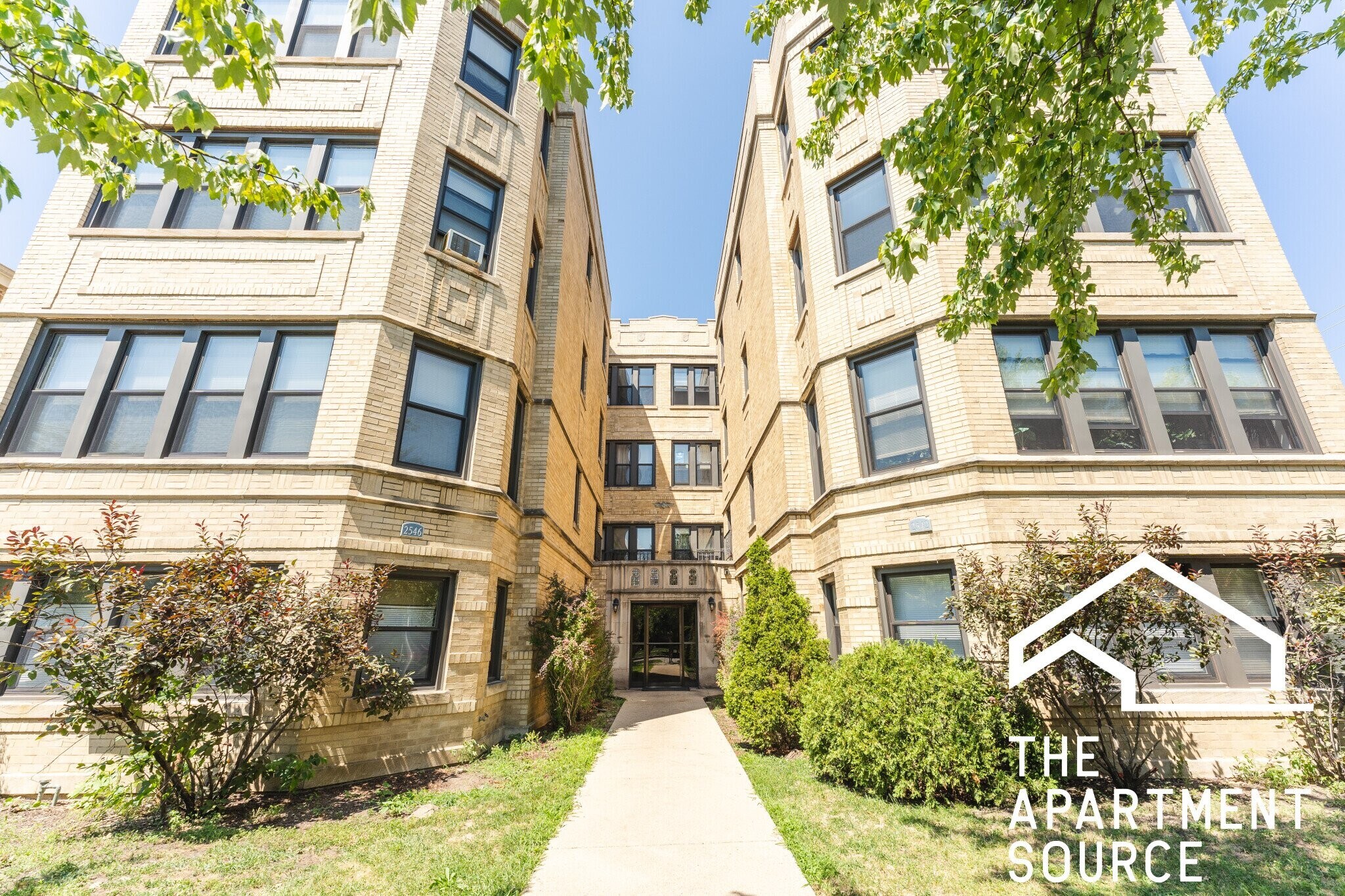 Building Photo - 2542 W Summerdale Ave