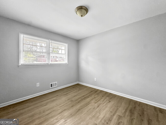 Building Photo - 506 Shady Ln Dr