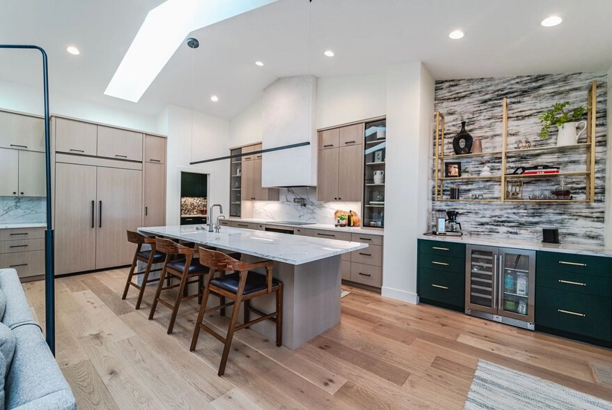main kitchen - 4290 Bass St SE