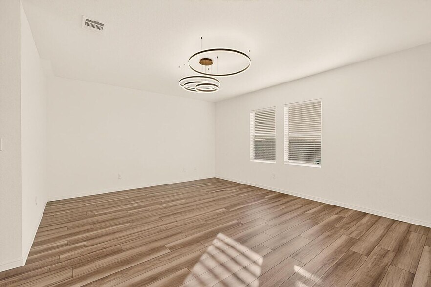 Building Photo - 361 Wren Ln