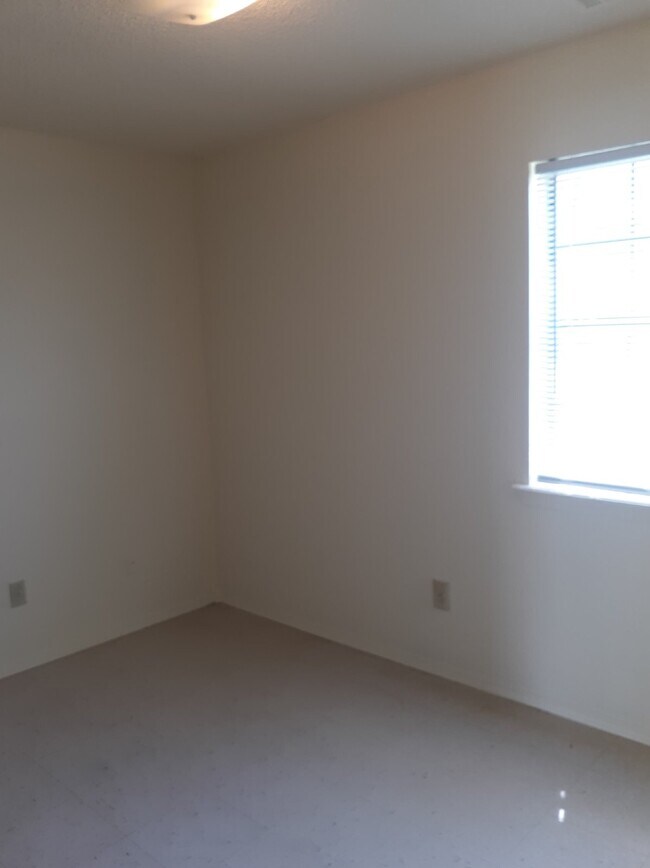 Building Photo - "Charming 2-Bedroom Retreat in Bono – Cozy 710 Sq. Ft. Apartment Awaits!"