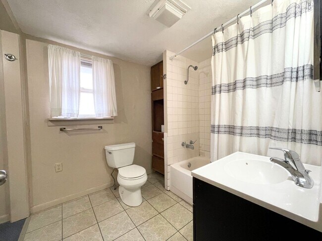 Building Photo - Nice 2 bedroom home in Arlington