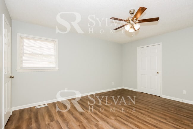 Building Photo - Lease today! No extra charge for contentme...