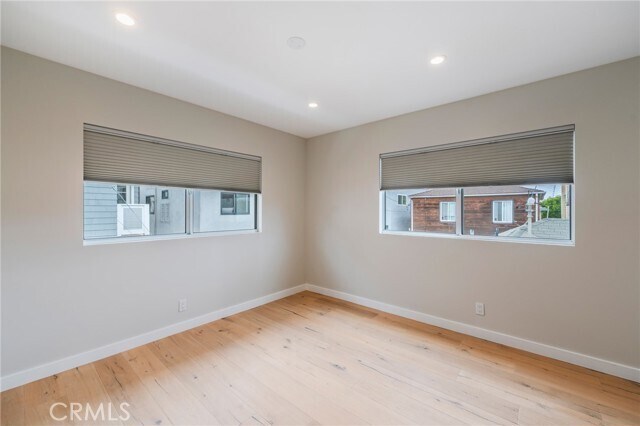 Building Photo - 420 28th St