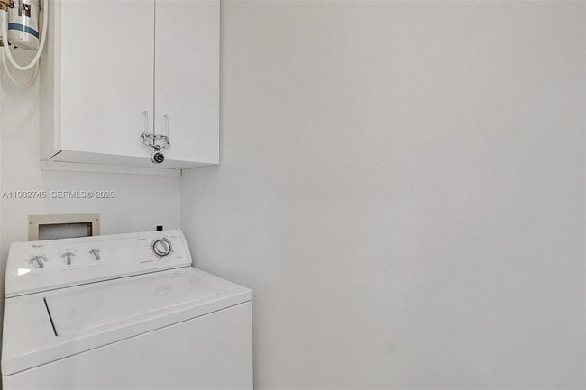 Building Photo - 3942 NE 171 St