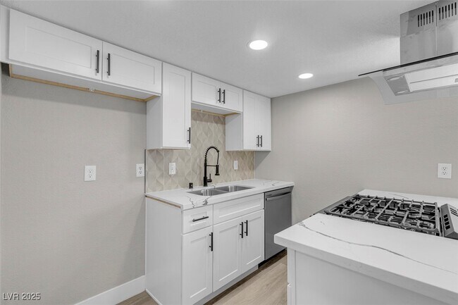 Building Photo - 456 Sellers Pl