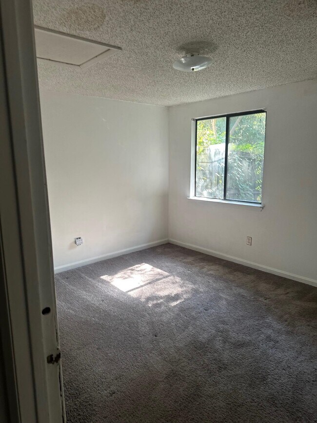 Building Photo - 2276 Sandpiper St