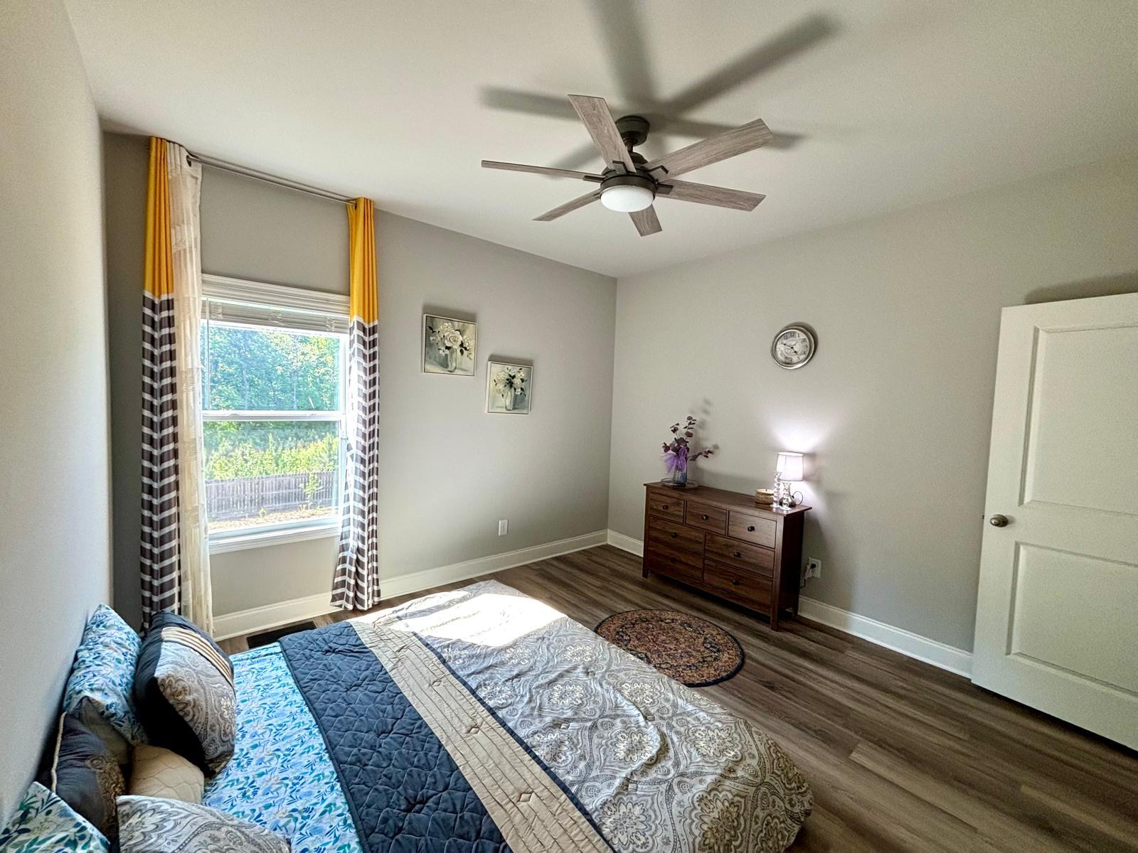 Bed on Main/Guest - 1920 Grand Lanier Dr