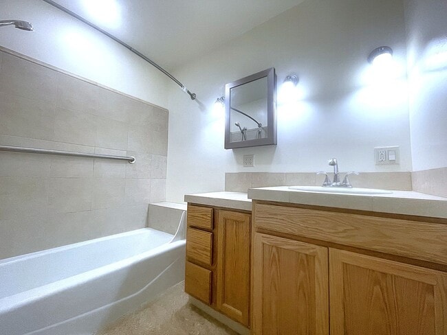 Building Photo - Eliot neighborhood House: 2 bedroom, large basement, hardwood floors, & laundry units