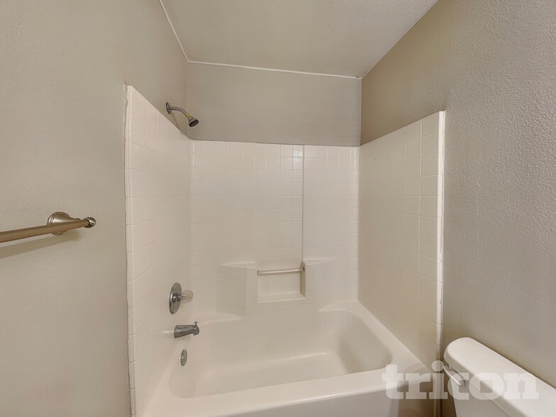 Building Photo - 1110 Sage Brush Tr