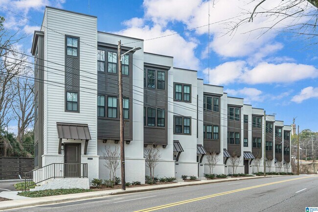 Building Photo - 2456 18th St S