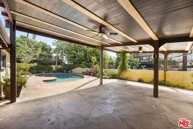 Building Photo - 664 S Highland Ave