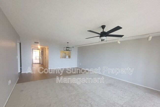 Building Photo - 6430 Sun Eagle Ln