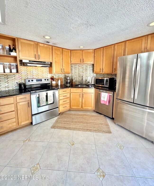 Building Photo - 25 Seatrout St