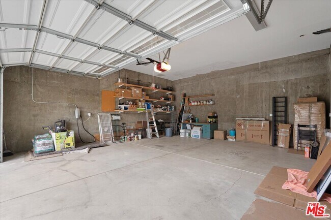 Building Photo - 816 Hyperion Ave