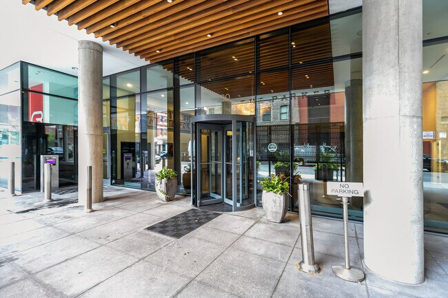 Building Photo - 730 W Couch Pl