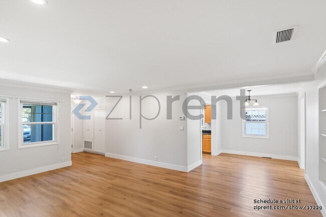 Building Photo - 96 Loyola Ave