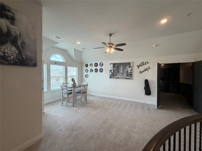 Building Photo - 9840 El Colina Dr