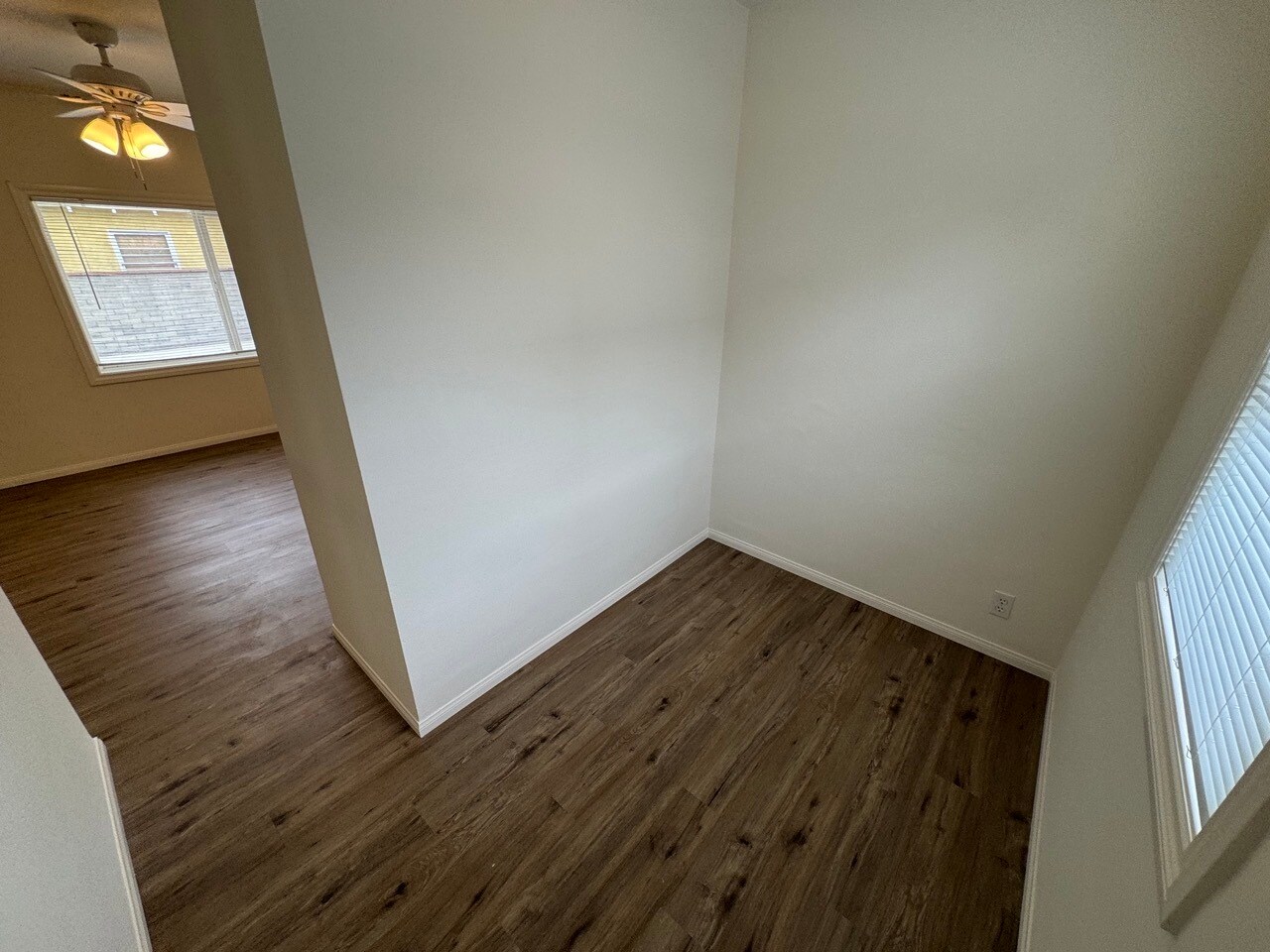 Building Photo - 2014 N Parish Pl