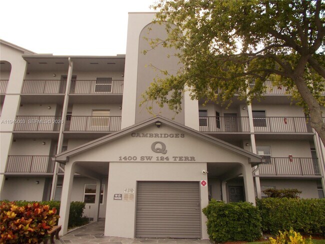 Building Photo - 1400 SW 124th Terrace