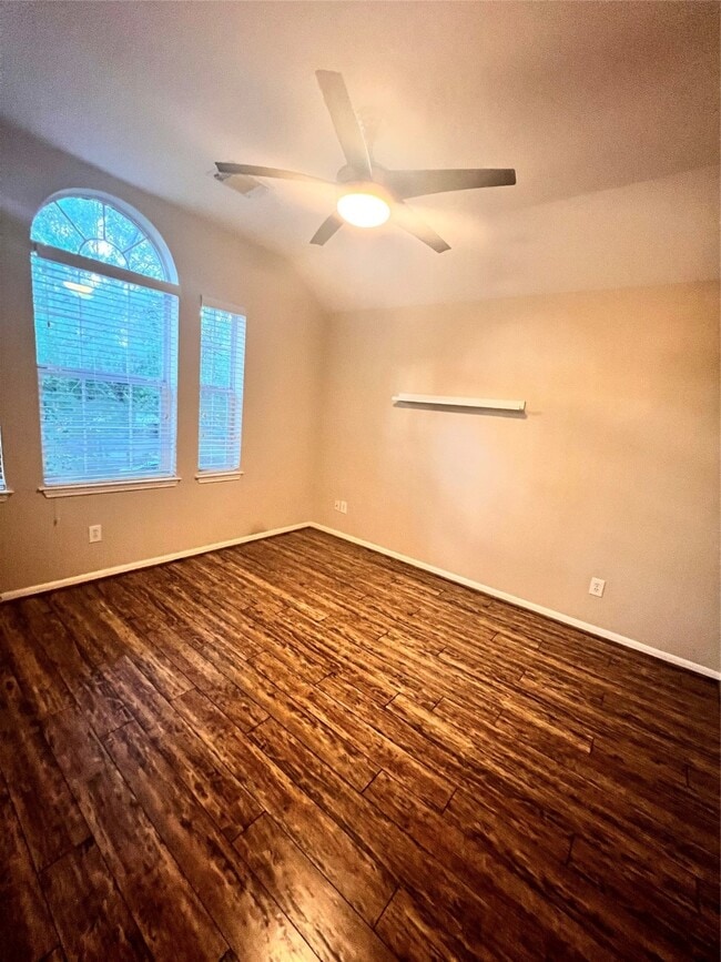 Building Photo - 15 Jewelsford Ct