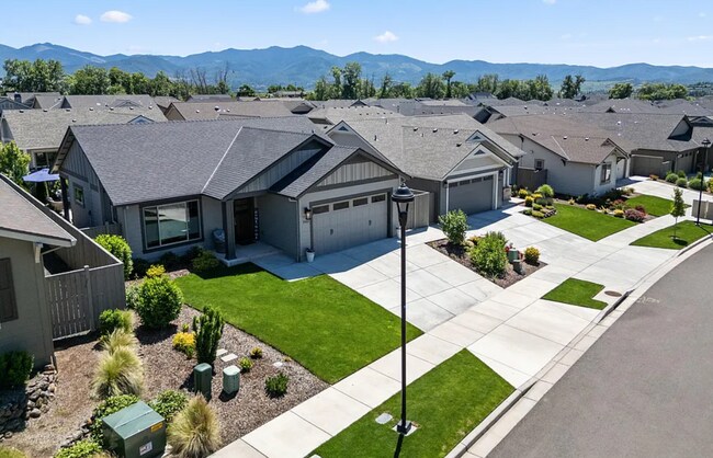 Building Photo - 3952 Arizona Dr