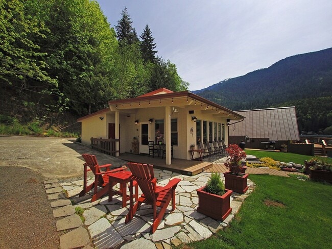 Building Photo - Lake Sutherland Home For Lease!