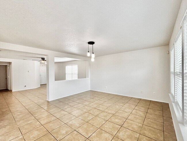 Building Photo - 5559 Spring Walk