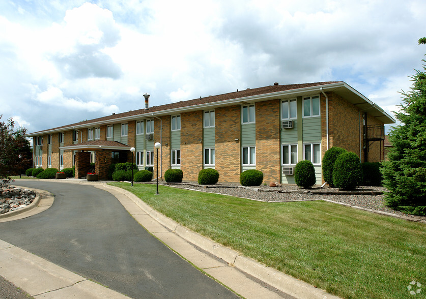 Primary Photo - Lawnview Apartments