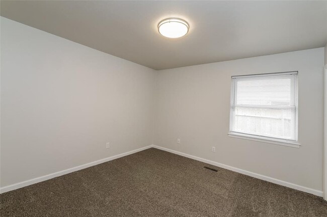 Building Photo - 3412 Prairie Ave