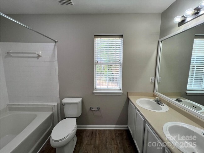 Building Photo - 209 Indian Paint Brush Dr
