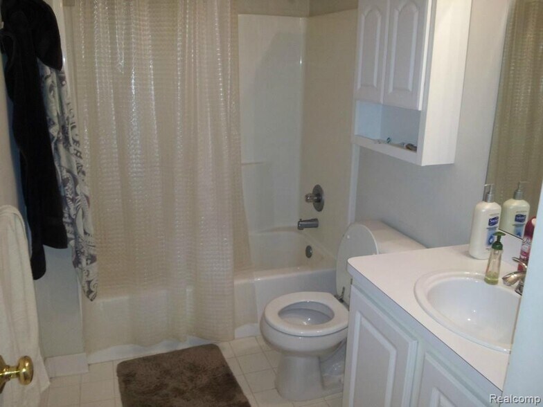 Building Photo - 55198 Westchester Dr