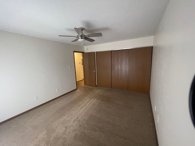 Building Photo - 2 Bed 2 Bath Townhome for lease: $1,480 pe...