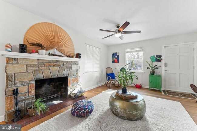 Building Photo - 601 Hanson Ave