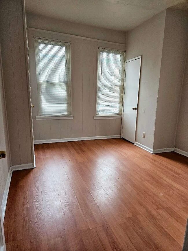 Building Photo - 130 N 53rd St