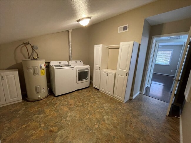 Building Photo - 12315 Glenview Dr