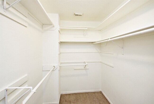 Building Photo - 31106 Pine Bay St