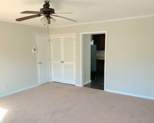 Building Photo - 11411 Oak Arbor Way