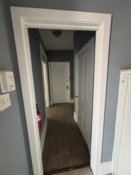 Building Photo - 1003 W Main St