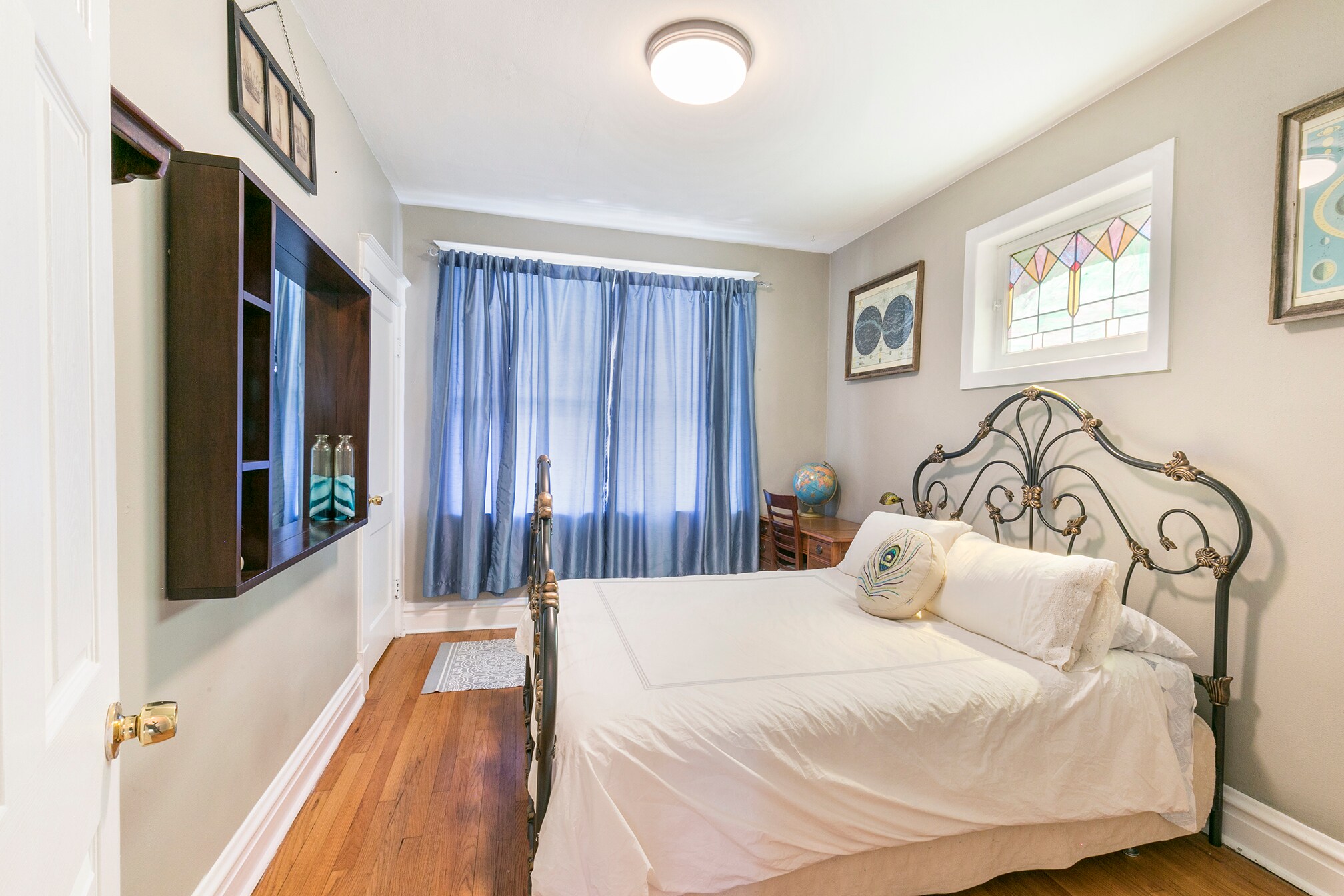First floor bedroom - 4945 Delor Street